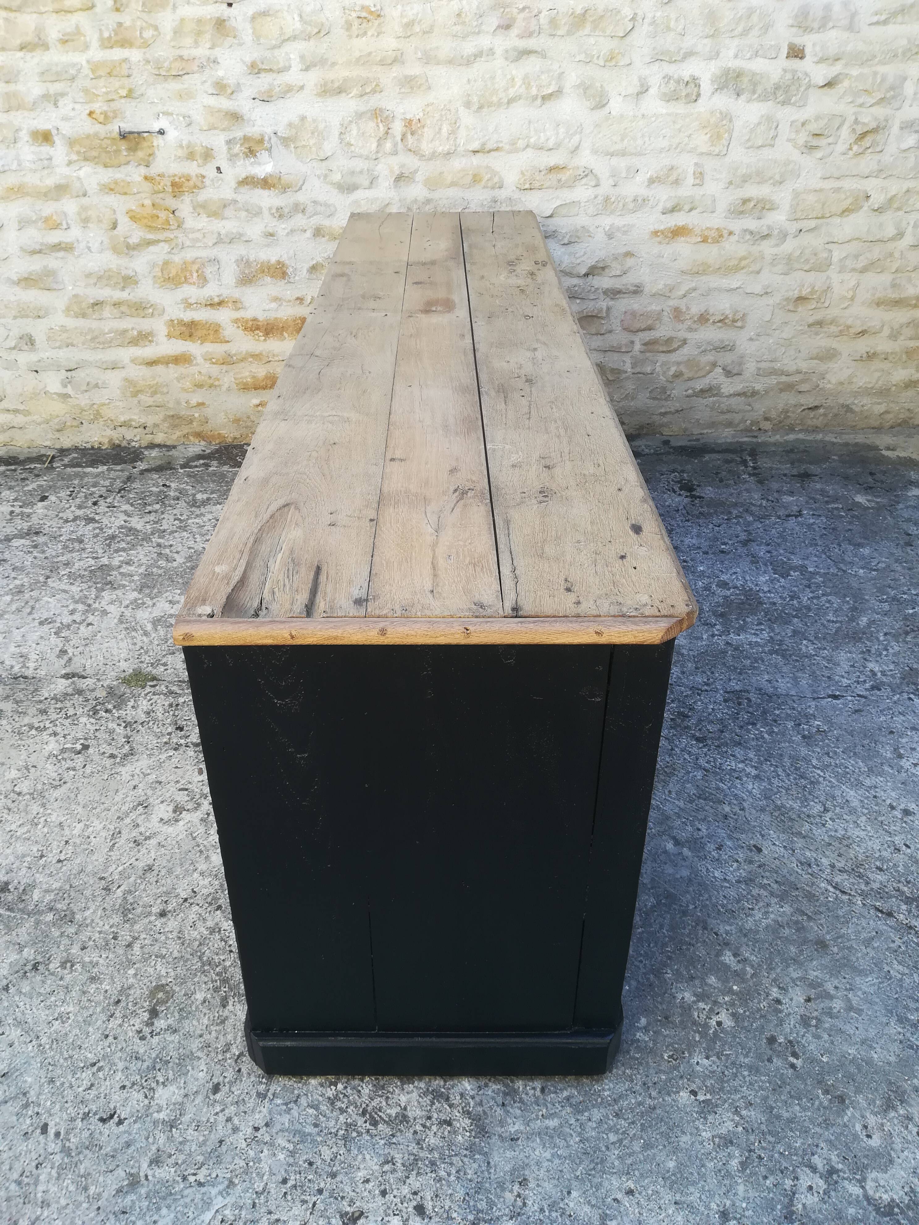 Counter 4 sliding doors