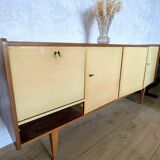 Vintage sideboard from the 50s/60s with tapered legs in a Scandinavian style.