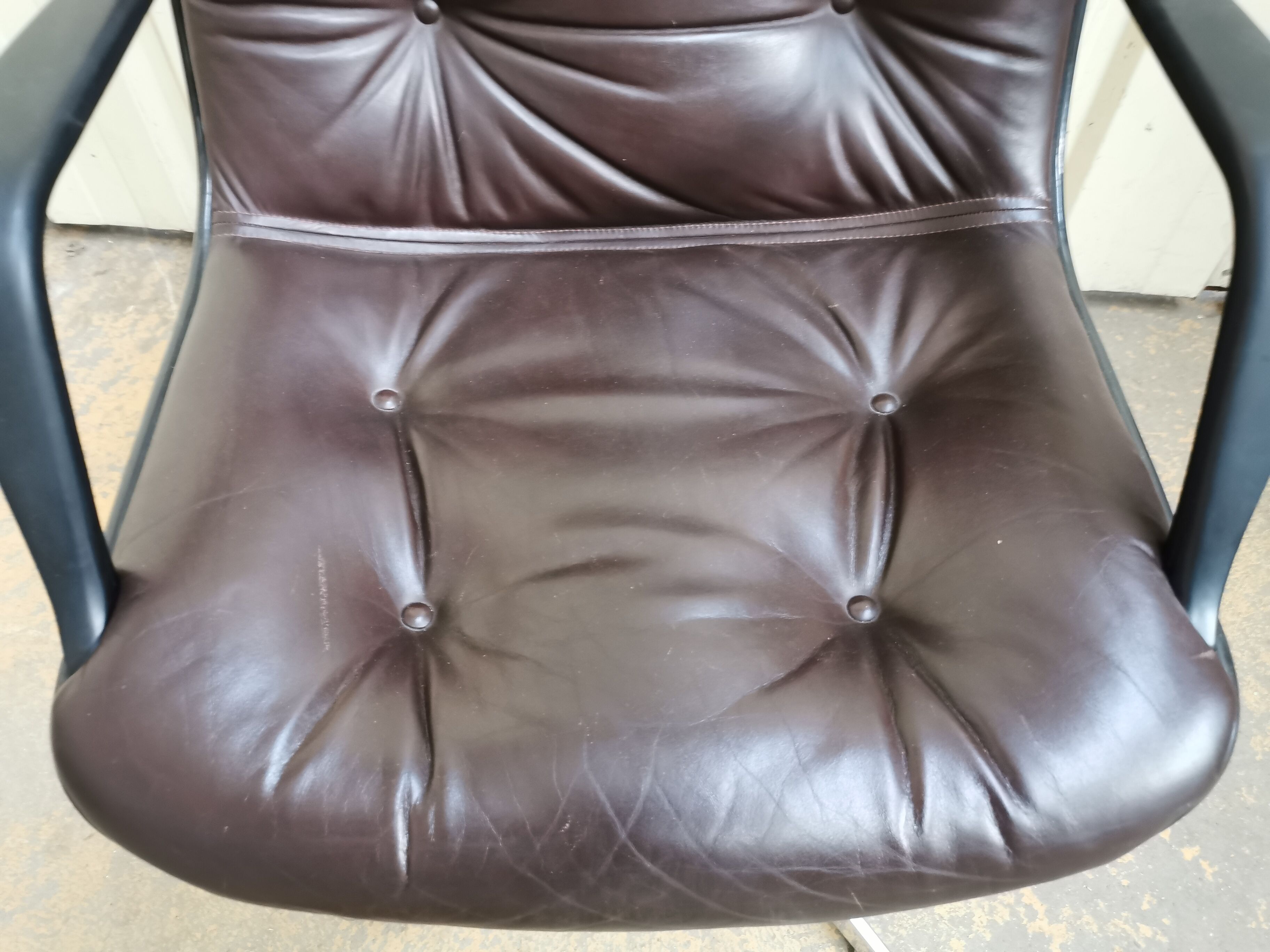 Leather Strafor office armchair