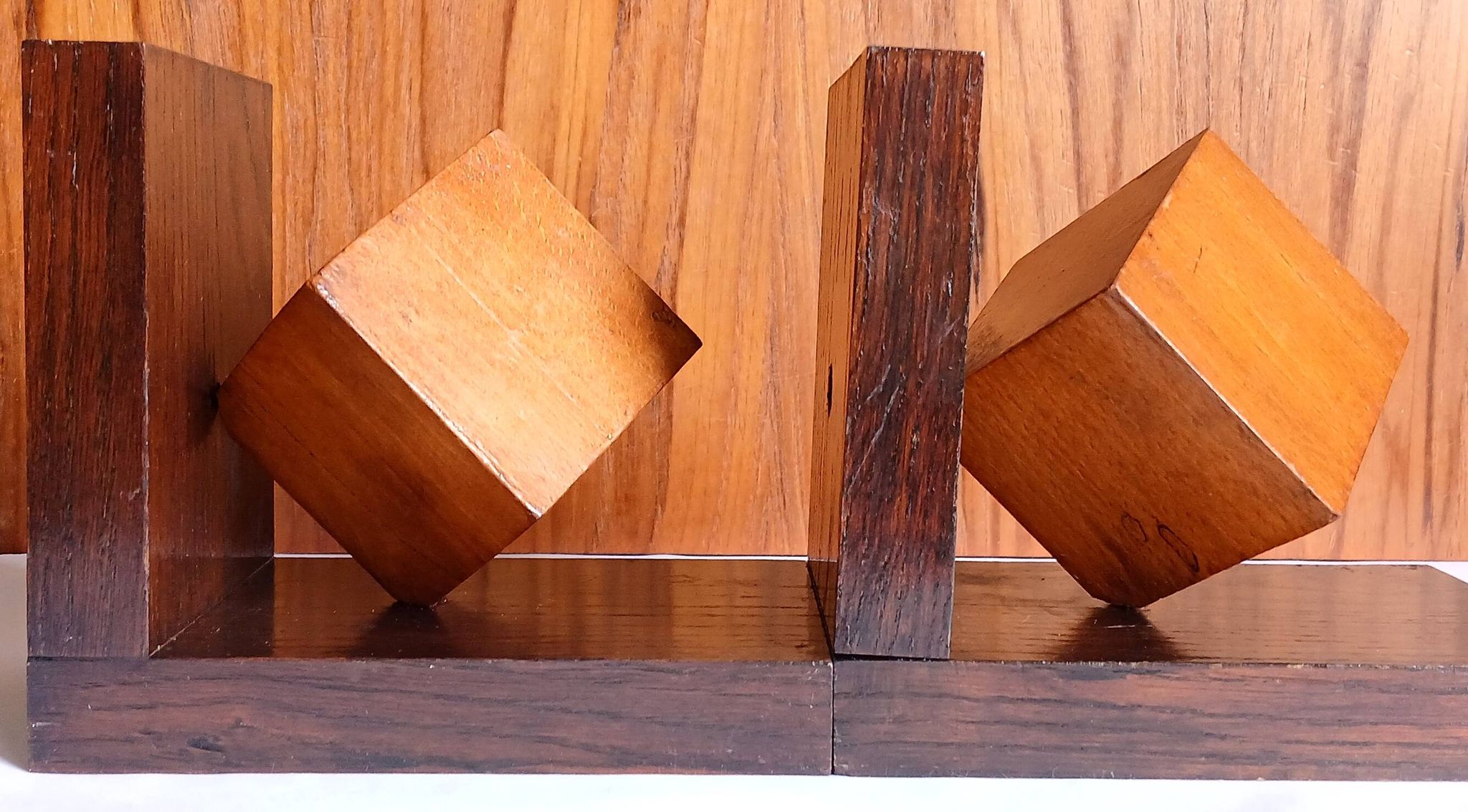 Cubist pair of bookends made of stained solid wood, 1960.