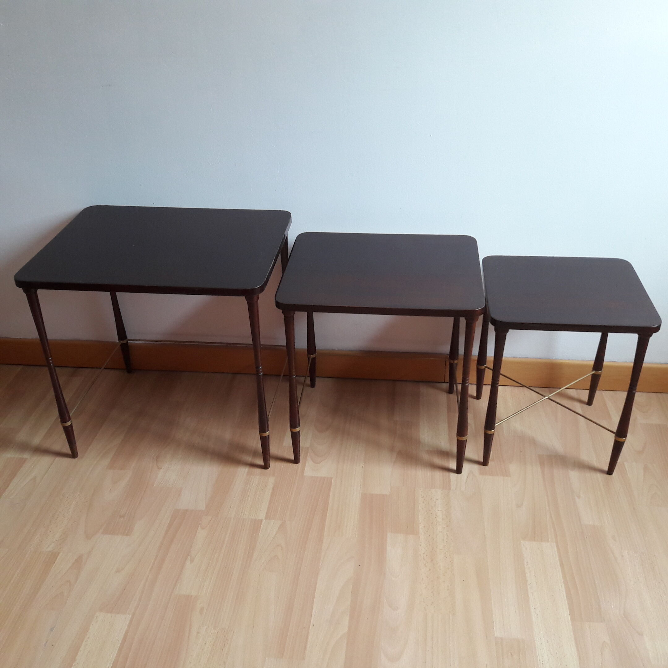 Set of 3 nesting tables