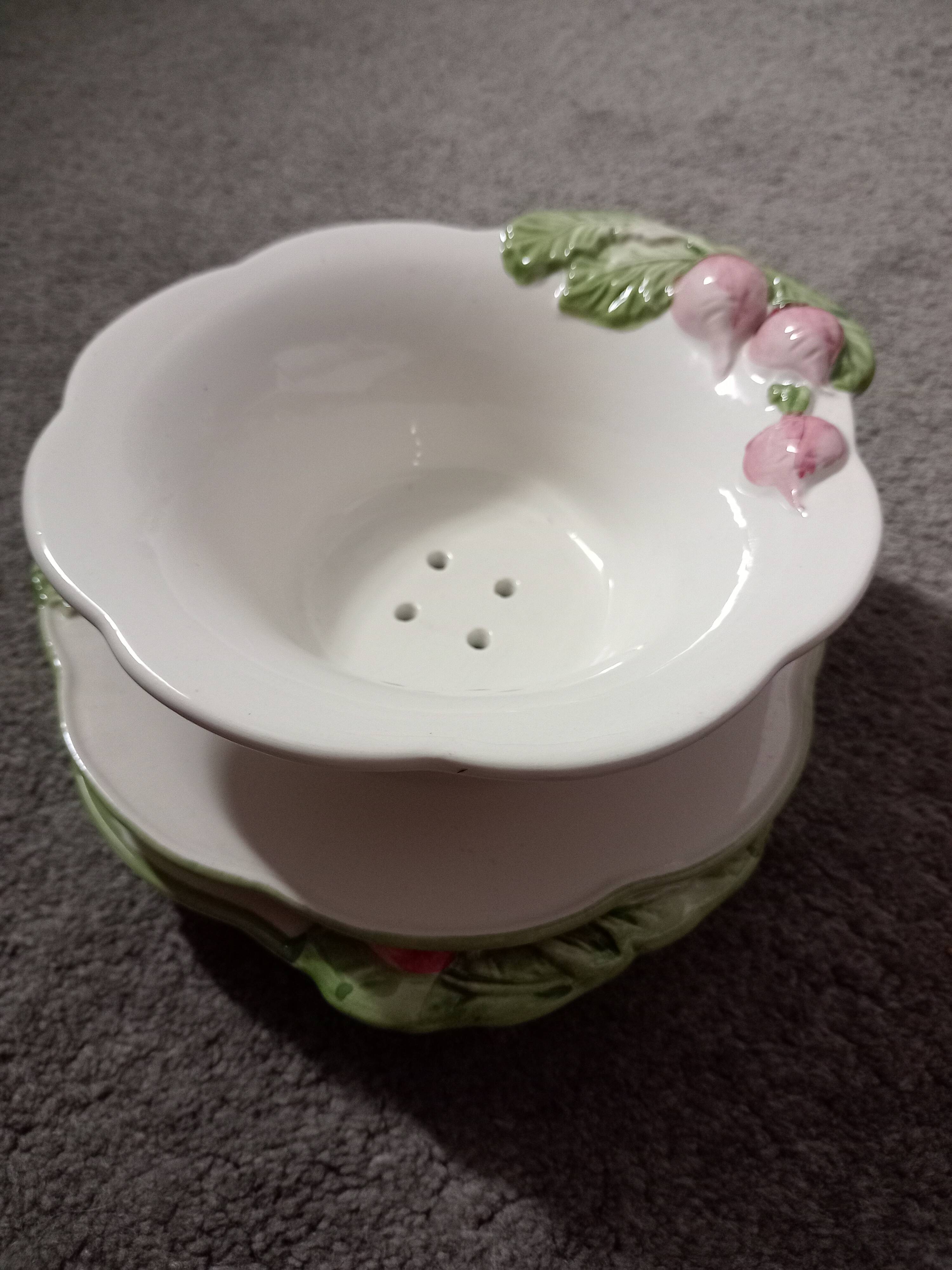 Dish drainer + 2 Silea Barbotine porcelain plates