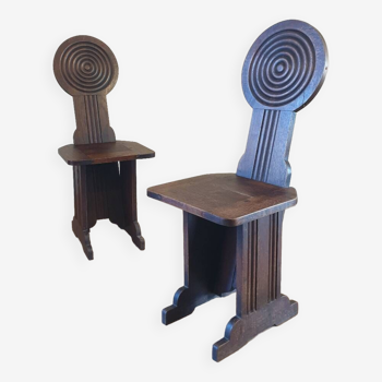 Paire de chaises en bois sculpté