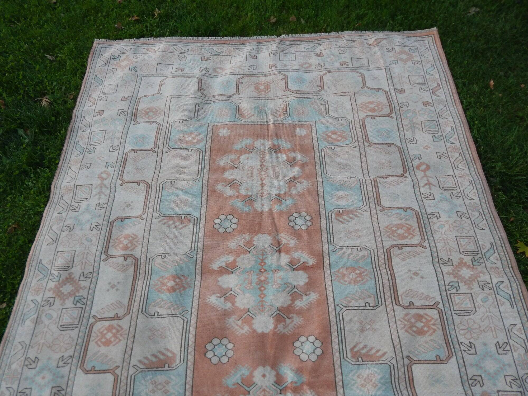 Vintage Turkish Oushak rug 200x280 cm