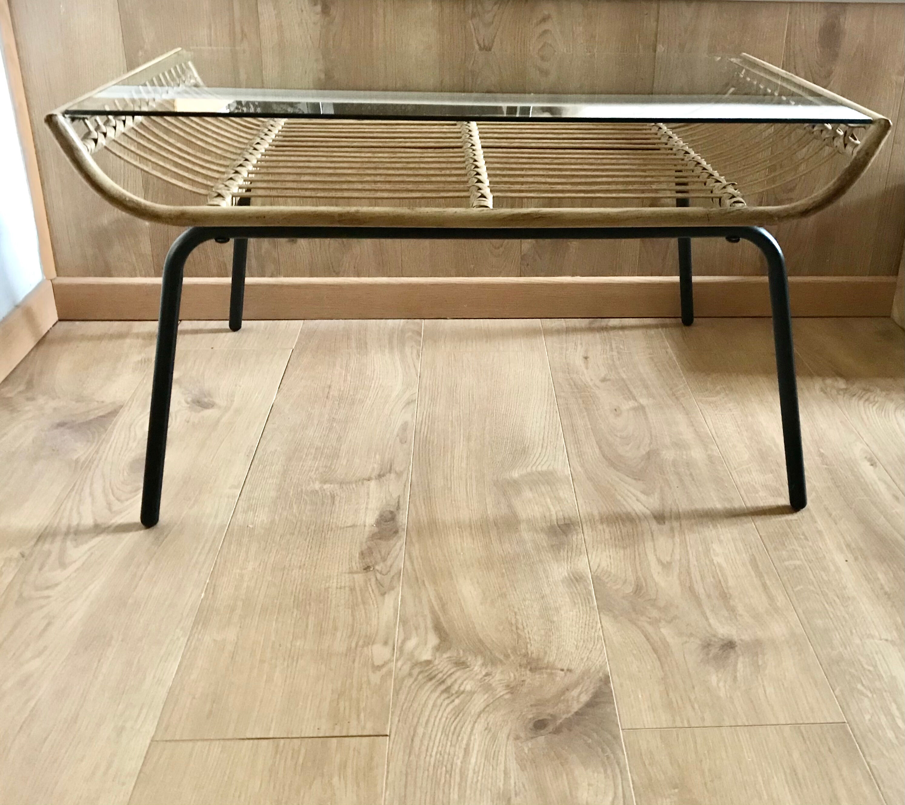 Coffee table, glass magazine holders