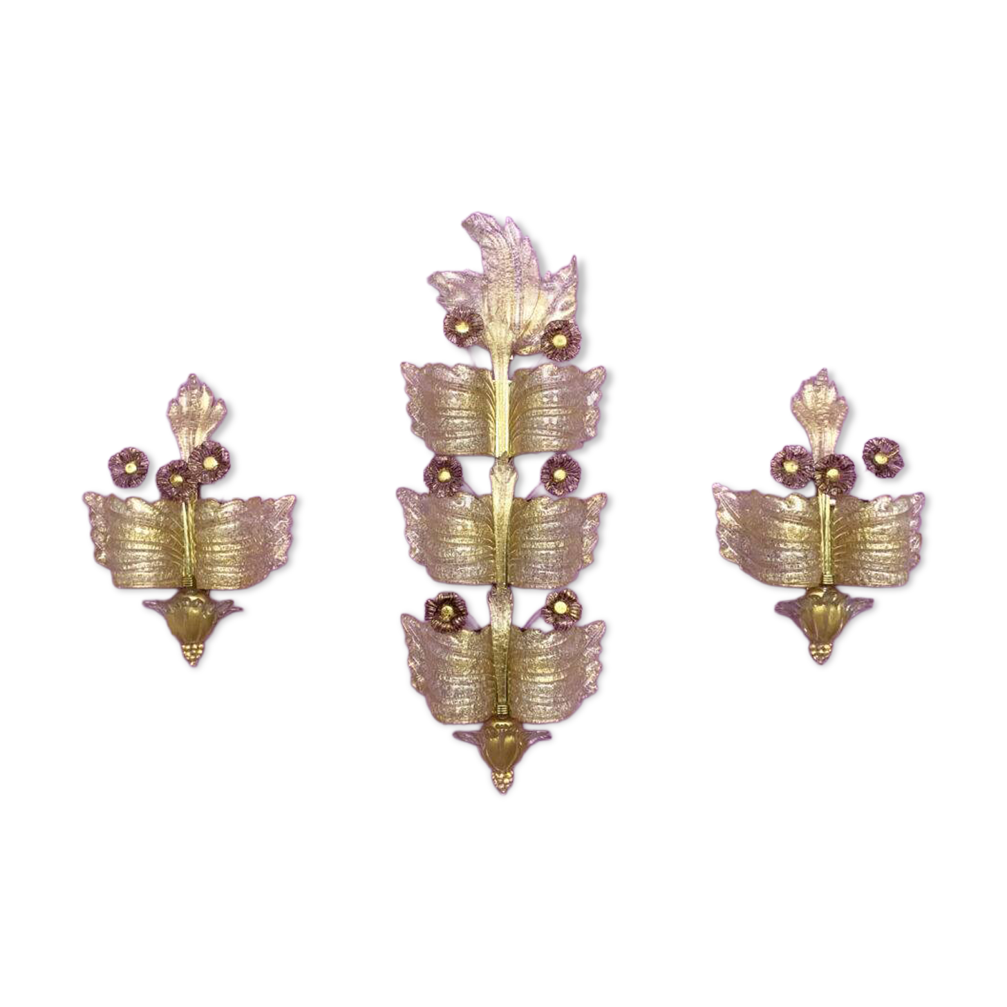 Trio / Set of 3 “Grand Hotel“ sconces by Barovier & Toso, Murano, Italy, 1950s. Venetian glass with gold dust and purple glass flowers