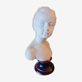 Bust young woman