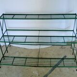 etagére staircase with metal plants