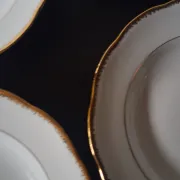 6 deep plates in porcelain from France SEr in very good condition.