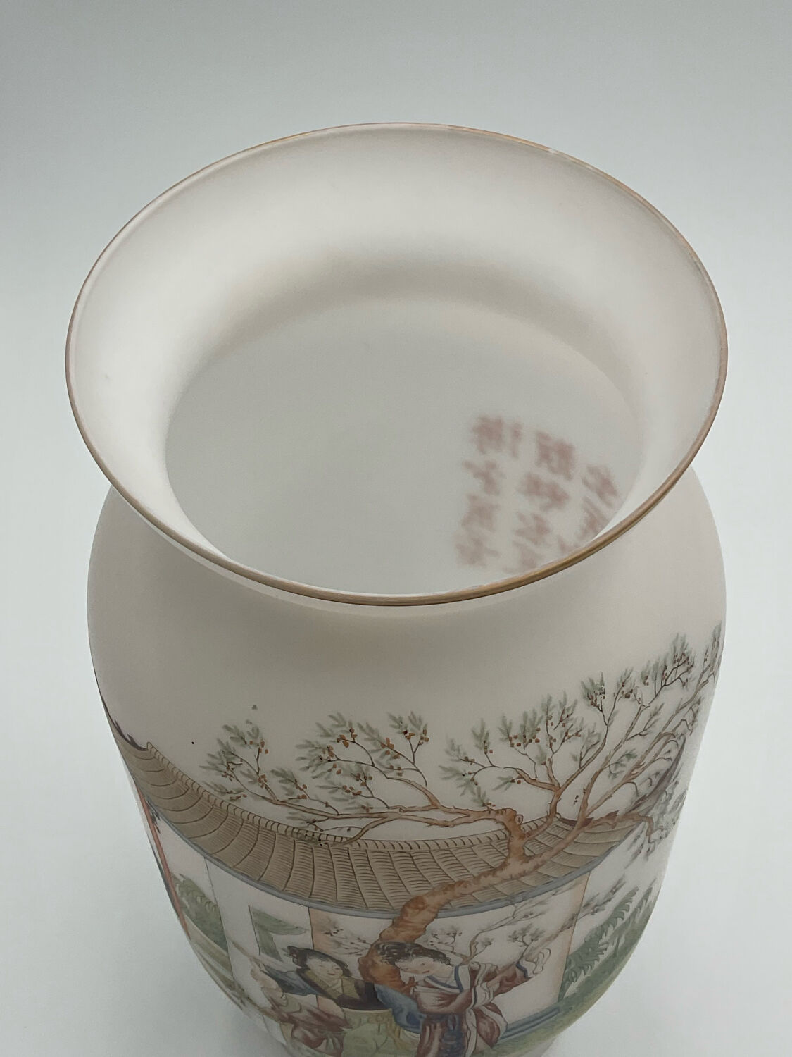Chinese white opaline vase