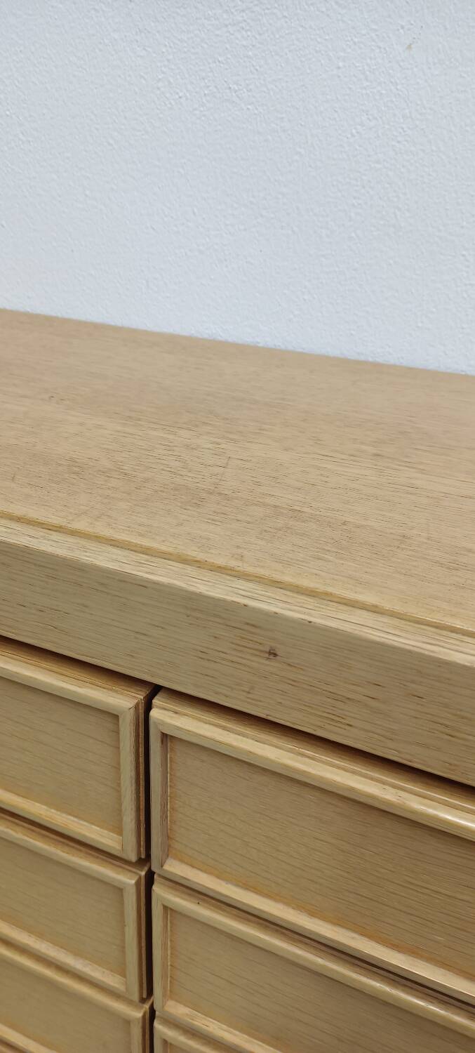 Chest of drawers with 8 drawers