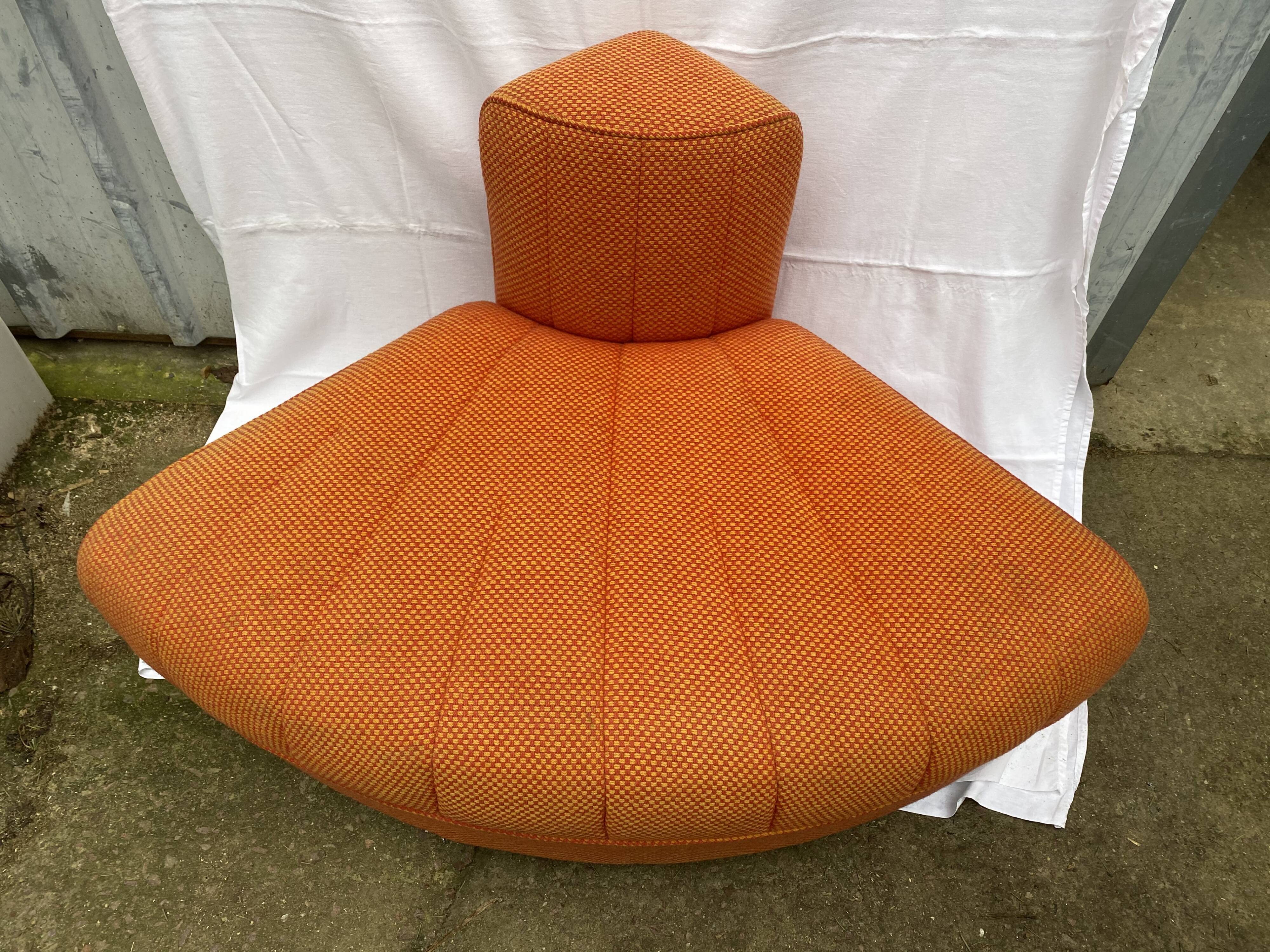 Sofa orange angle sofa Model 9000 by Tito Agnoli for Arflex