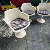 Set of 4 white swivel Tulip chairs, designer
