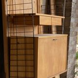 Wall-mounted secretary office