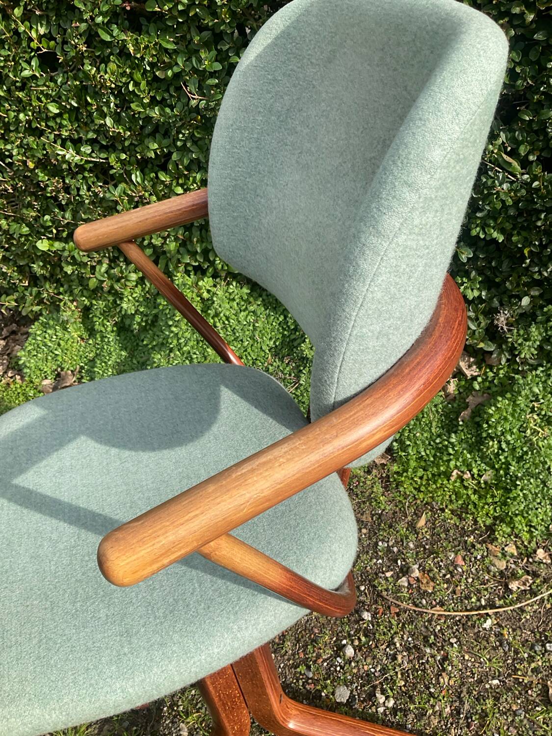 MOIZI Ergonomic Office Chair