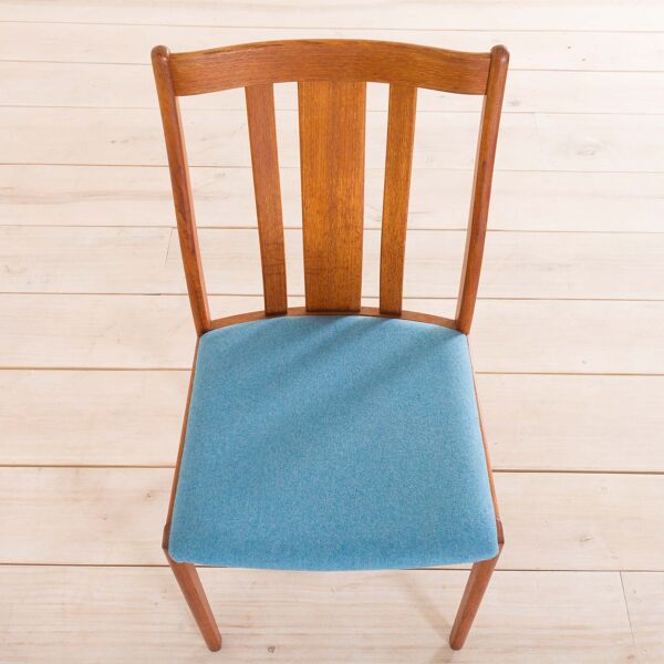 Ensemble de 4 chaises en teck danoises du milieu du siècle