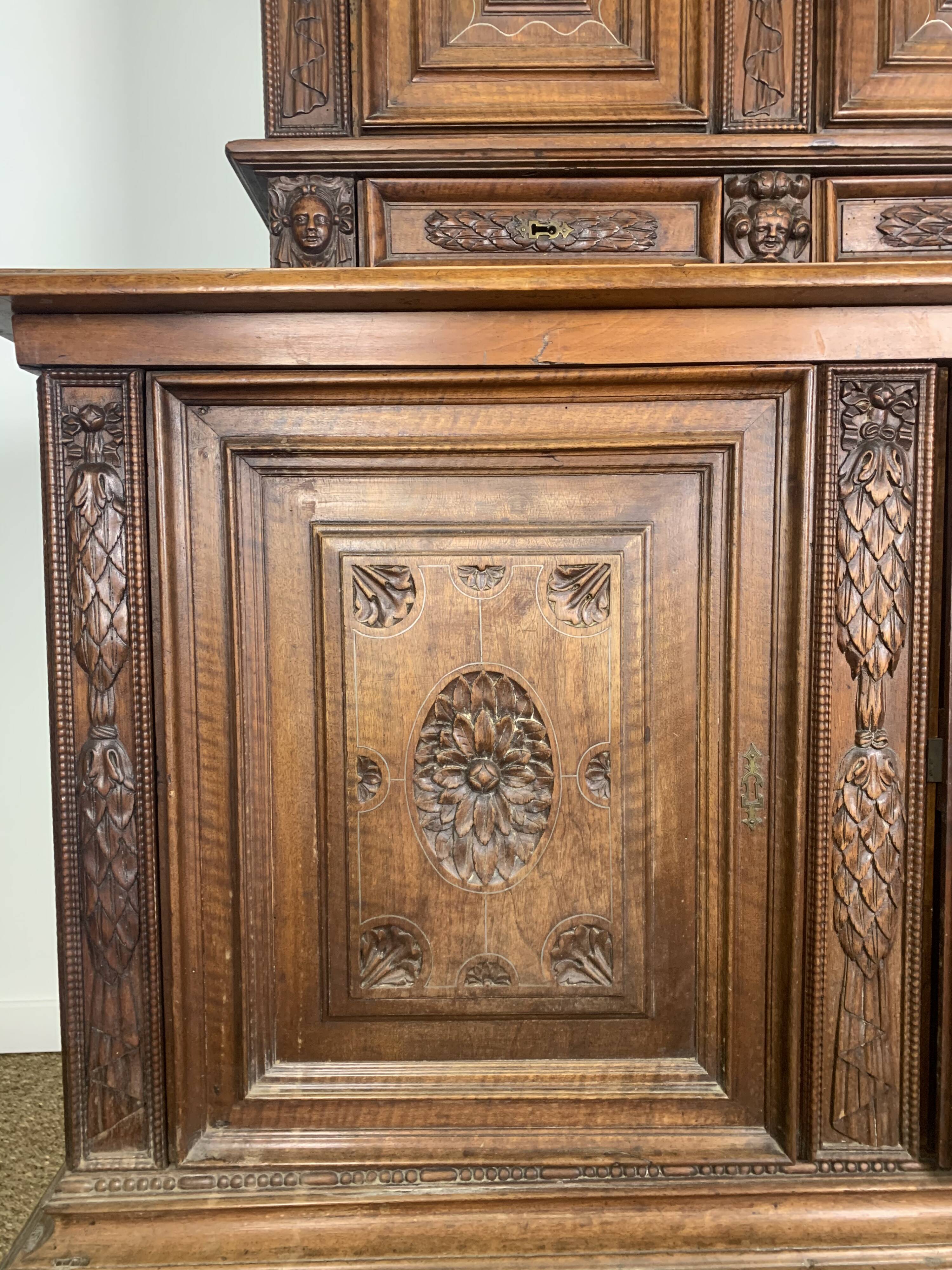 Two-body sideboard with withdrawal