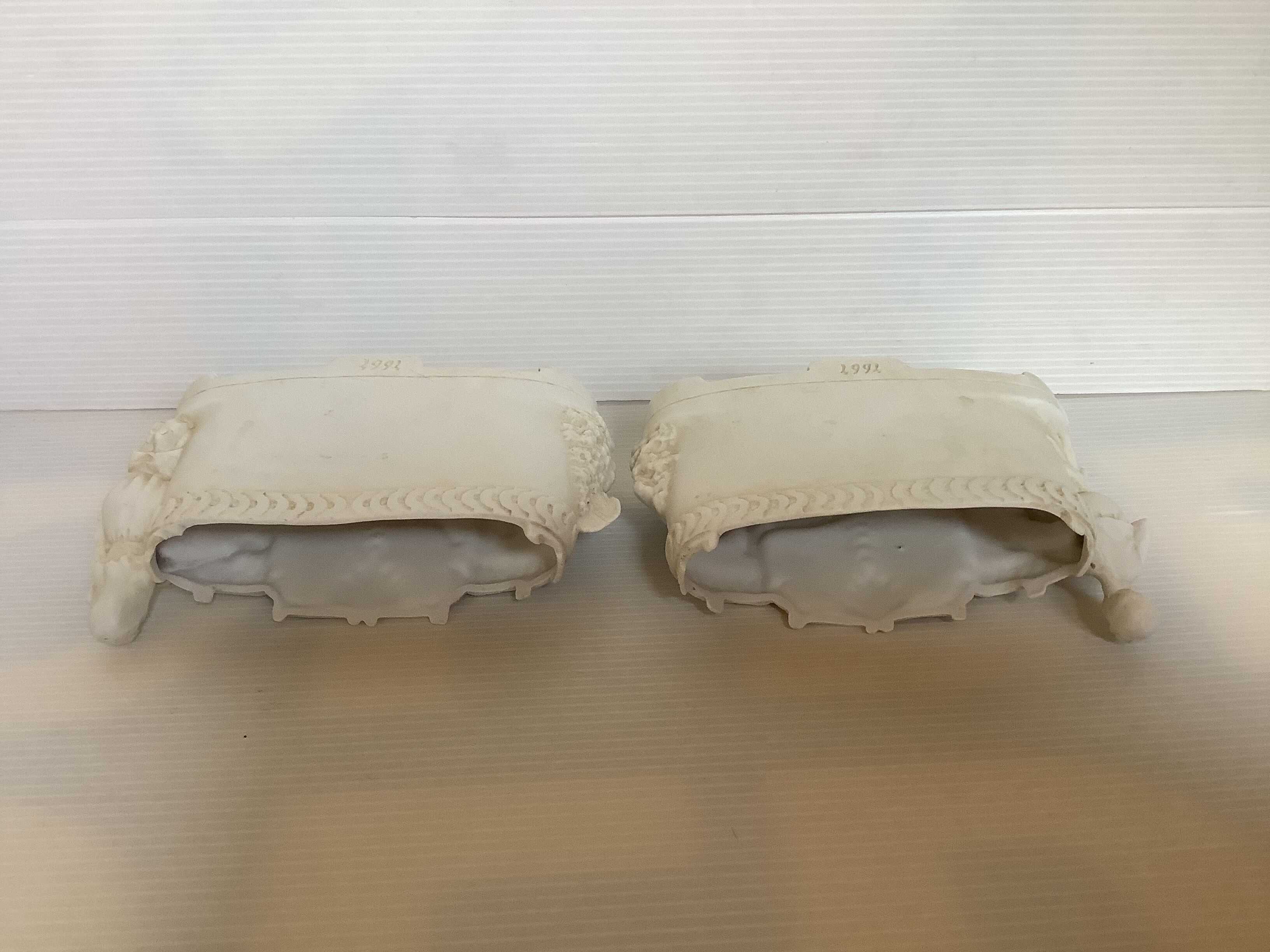 Pair old mini biscuit planters