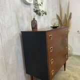 Chest of drawers with tapered legs