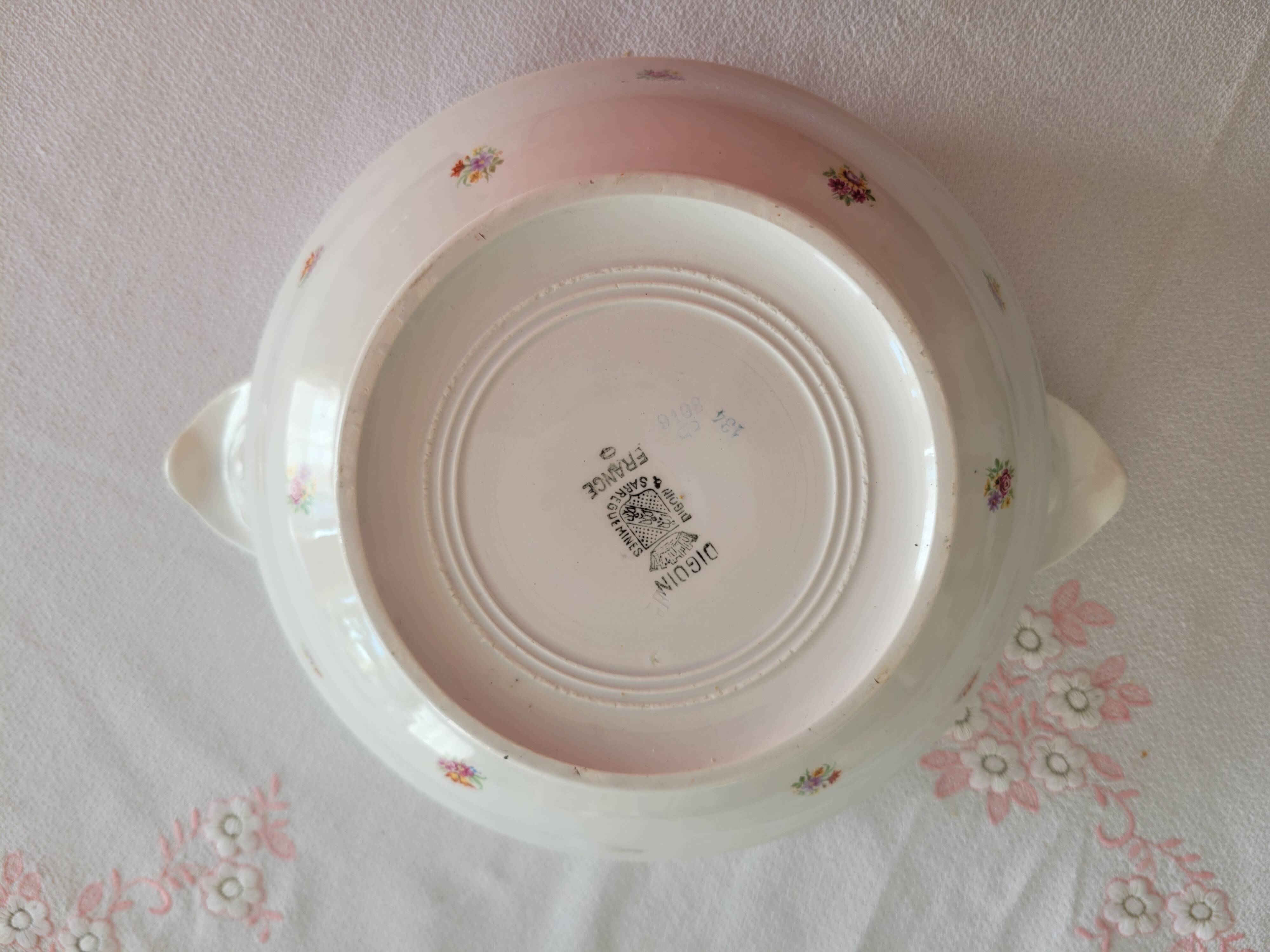 Soupière avec couvercle vintage de Digoin Sarreguemines décor floral