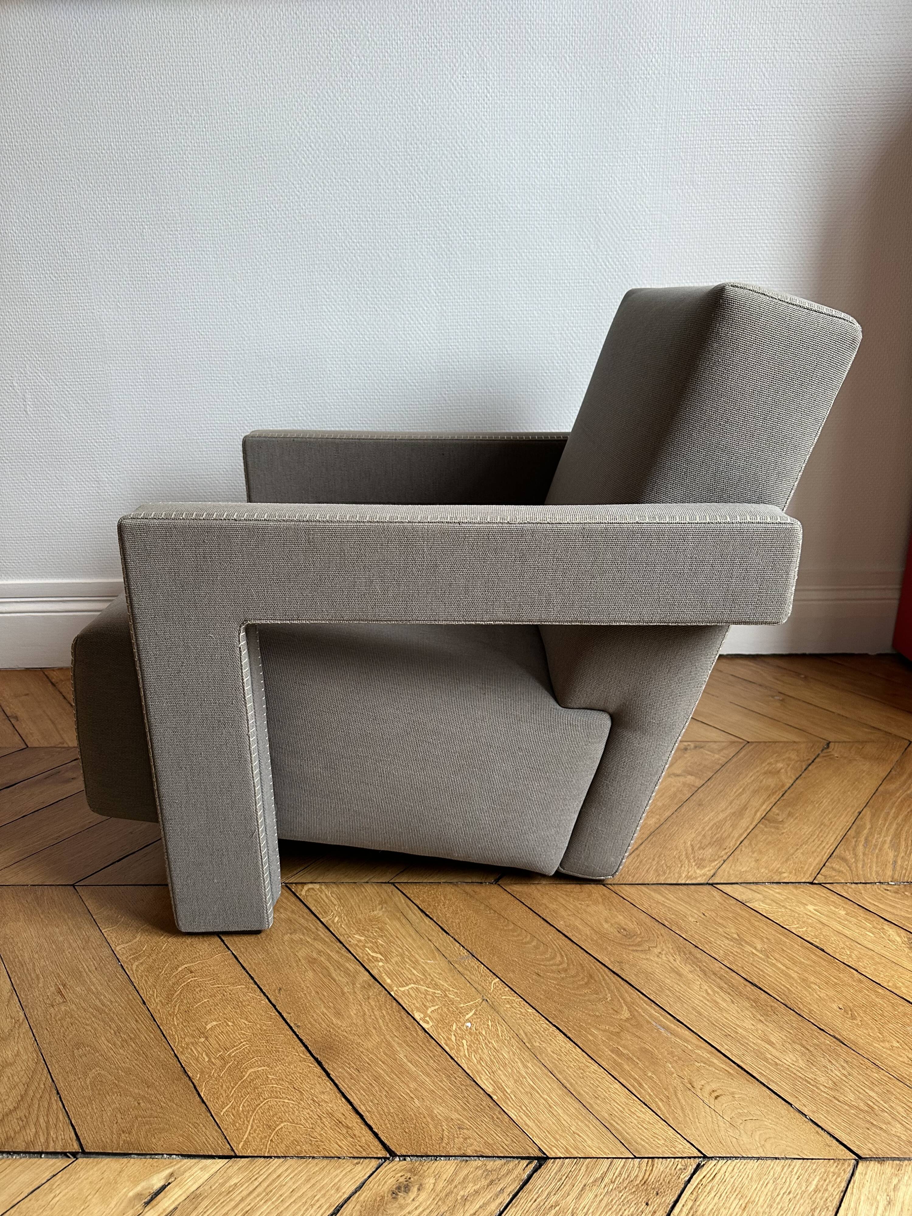2 Fauteuil gris Rietveld Utrecht