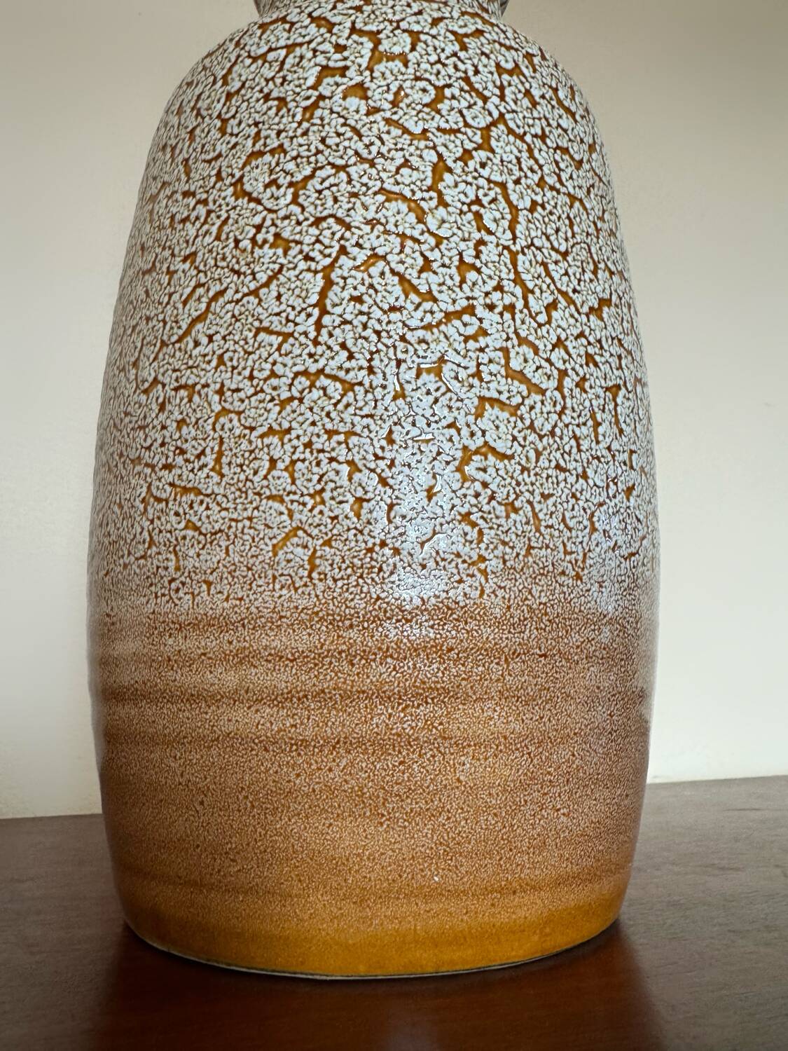 vase pichet cruche en grès céramique ancien vernissé marron vintage