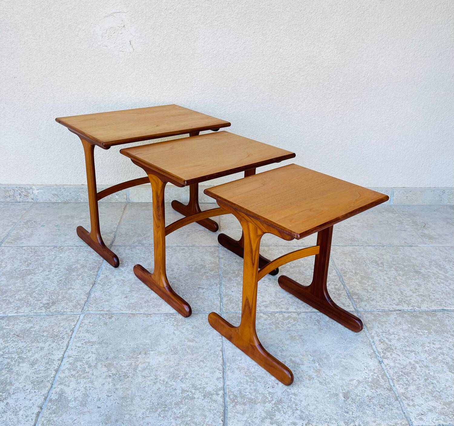 1960s Scandinavian nesting coffee table in teak