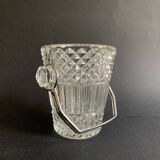 Seau à glace en verre taillé pointe de diamant et anse en métal chromé, années 60