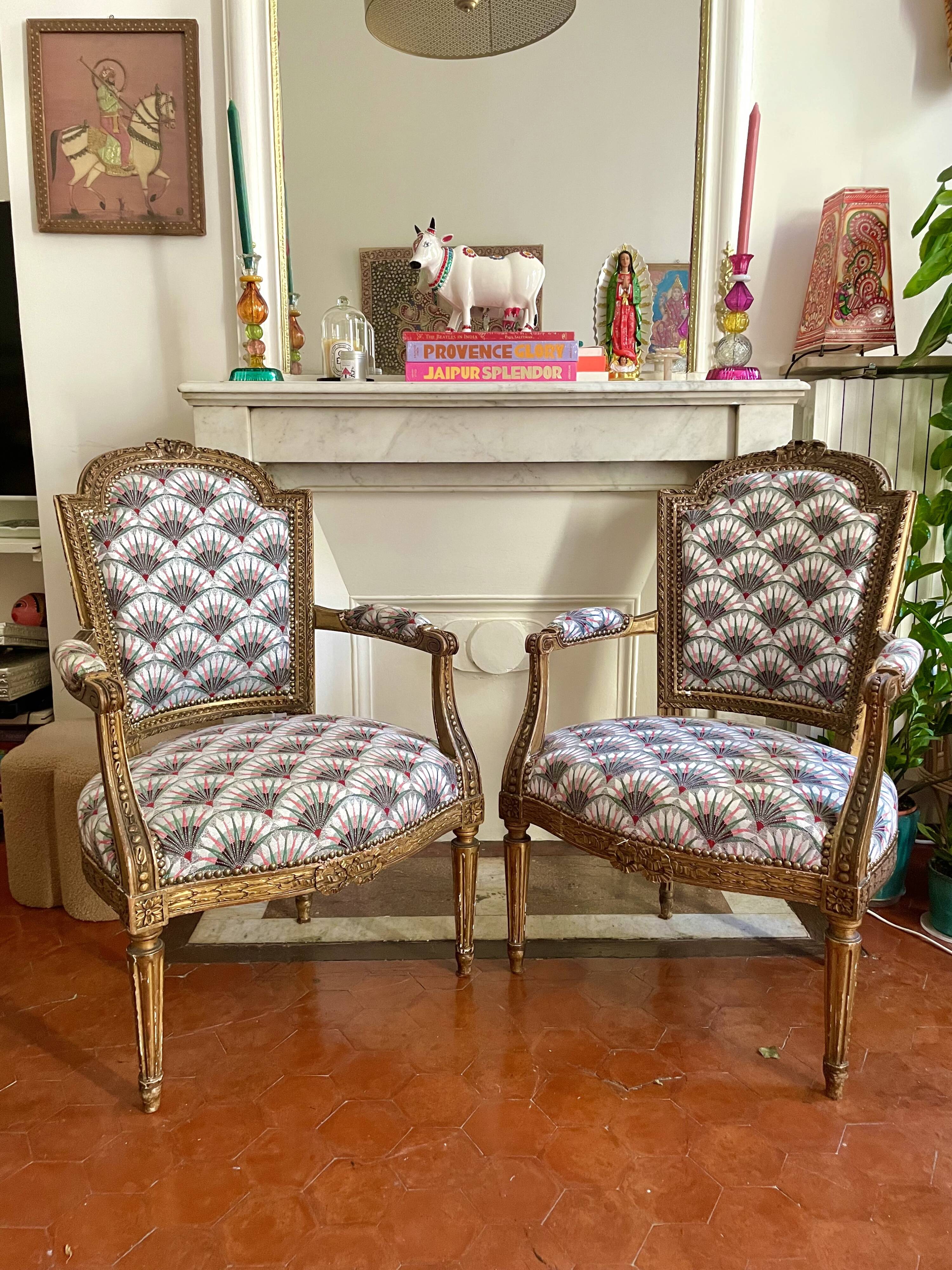 Paire de fauteuils Louis XVI restaurés