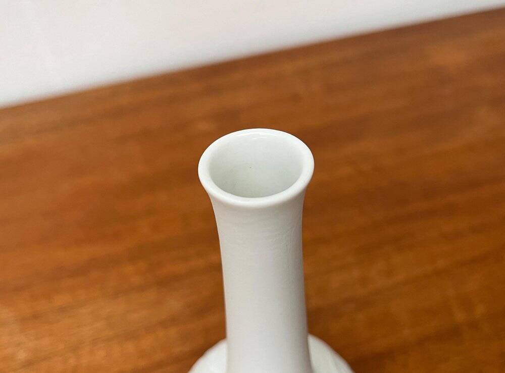 German white porcelain vase from the mid-century with bird motif by Kaiser, 1960s.