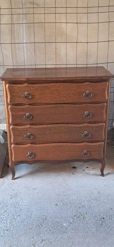 Rustic chest of drawers