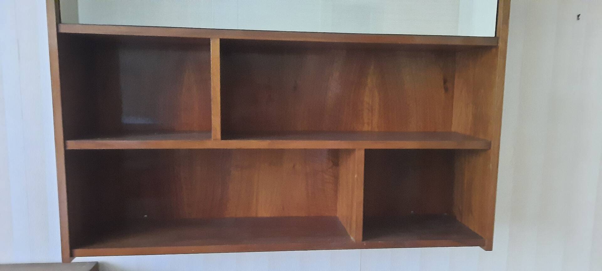 Set of 2 wall shelves