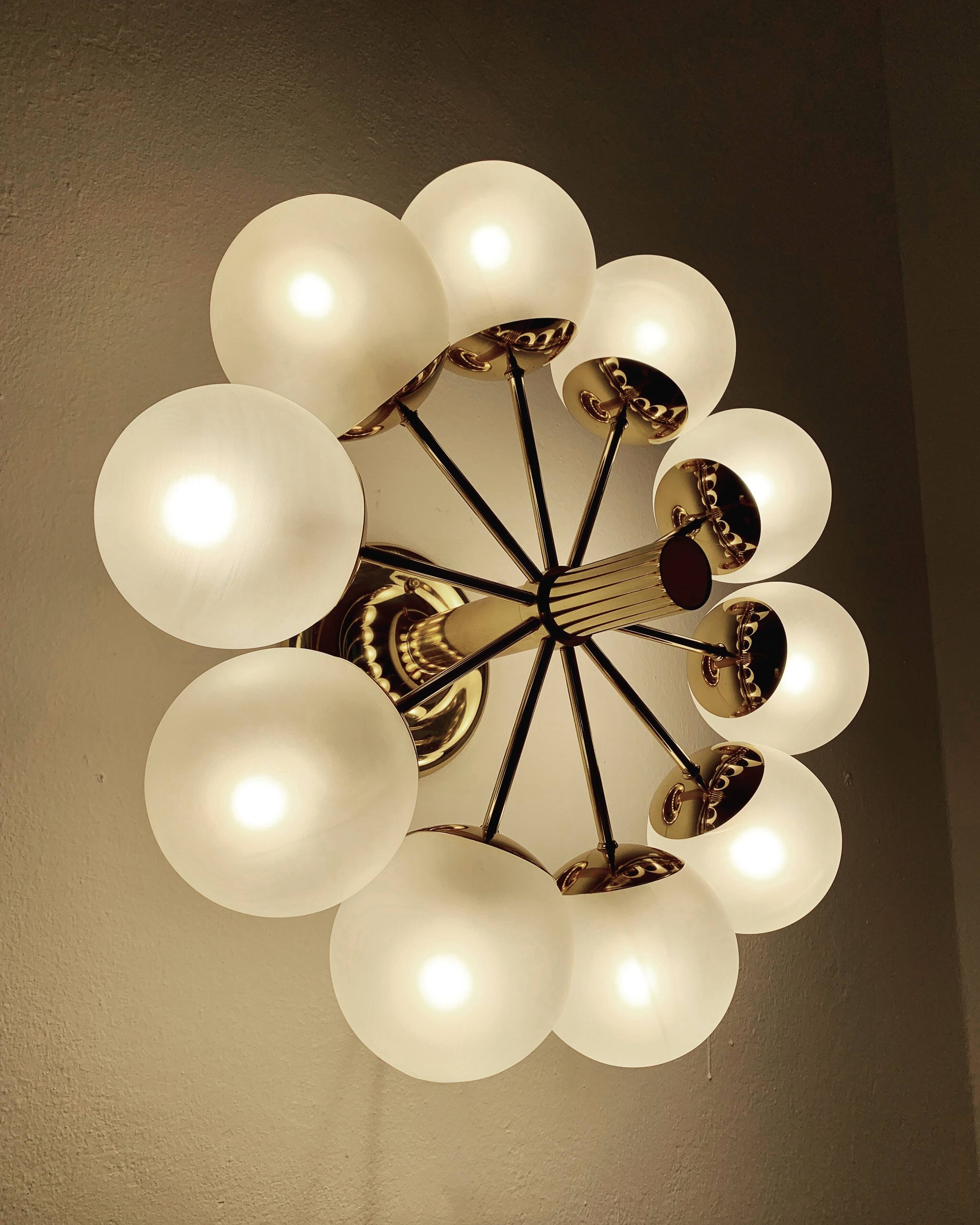 Lampe de plafond Sputnik en laiton par Kaiser Leuchten