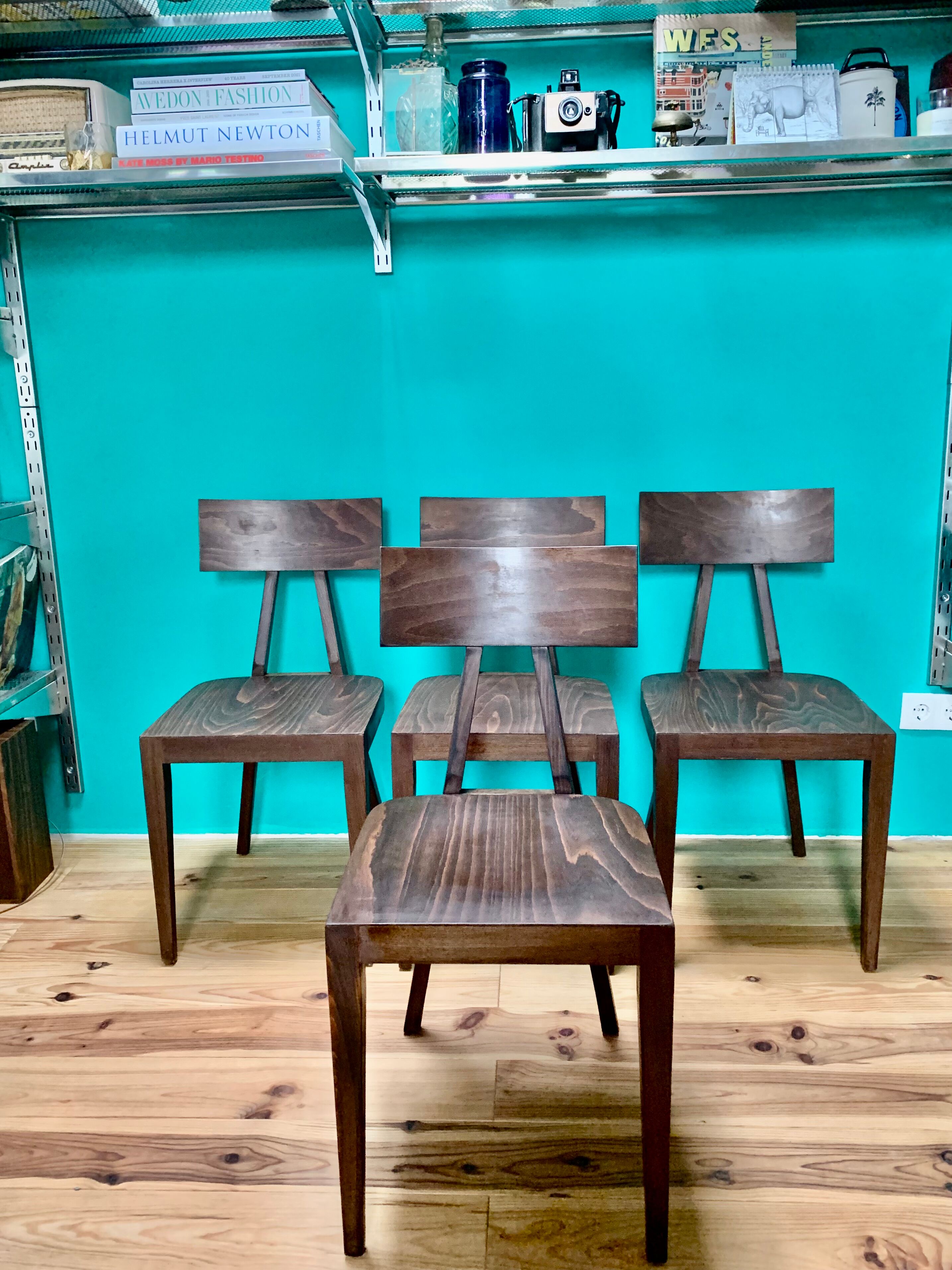 Lot de 4 chaises en bois vintage 1970