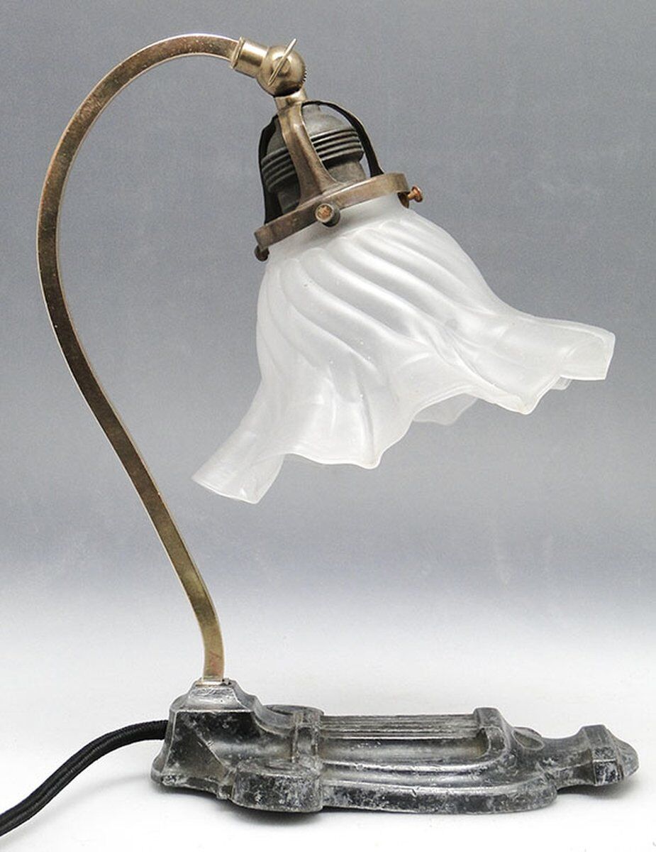 Lampe de chevet en verre et métal Art Nouveau du début du 20e siècle, Autriche, années 1890.