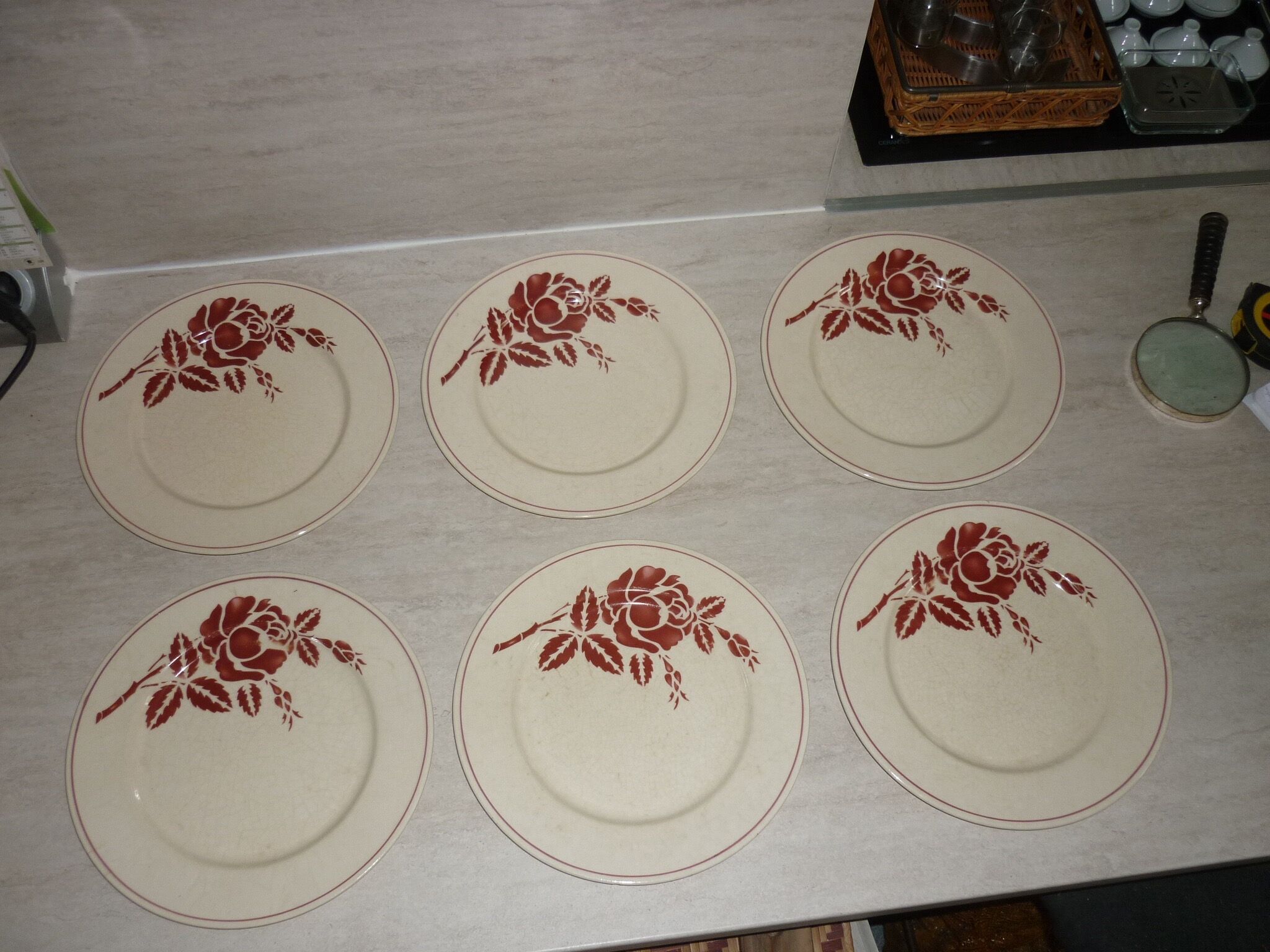 Set of 6 old flat plates in beige and red earthenware