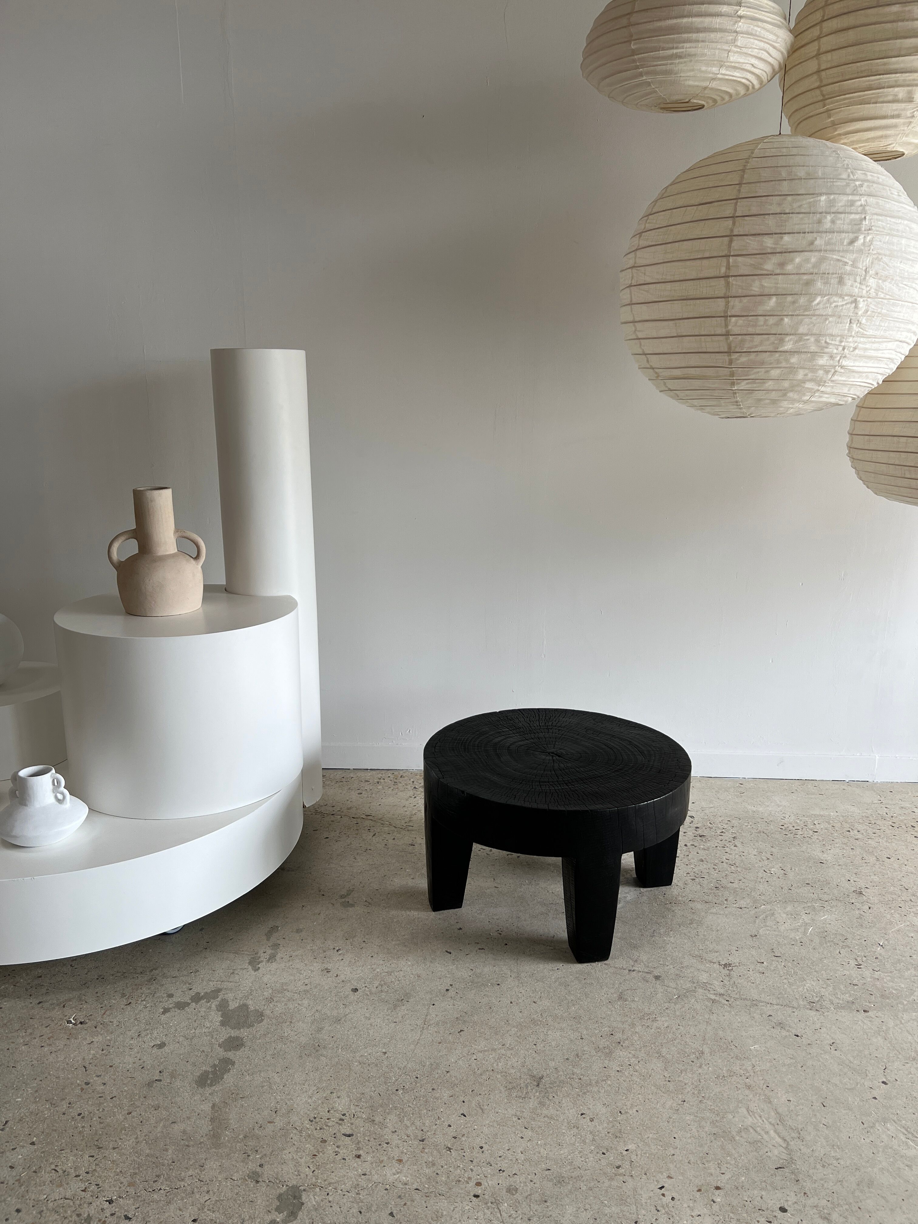 Coffee table en bois massif monoxyle noir