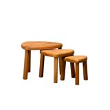 Ensemble sculptural de tables d'appoint gigognes en chêne massif, France années 1970