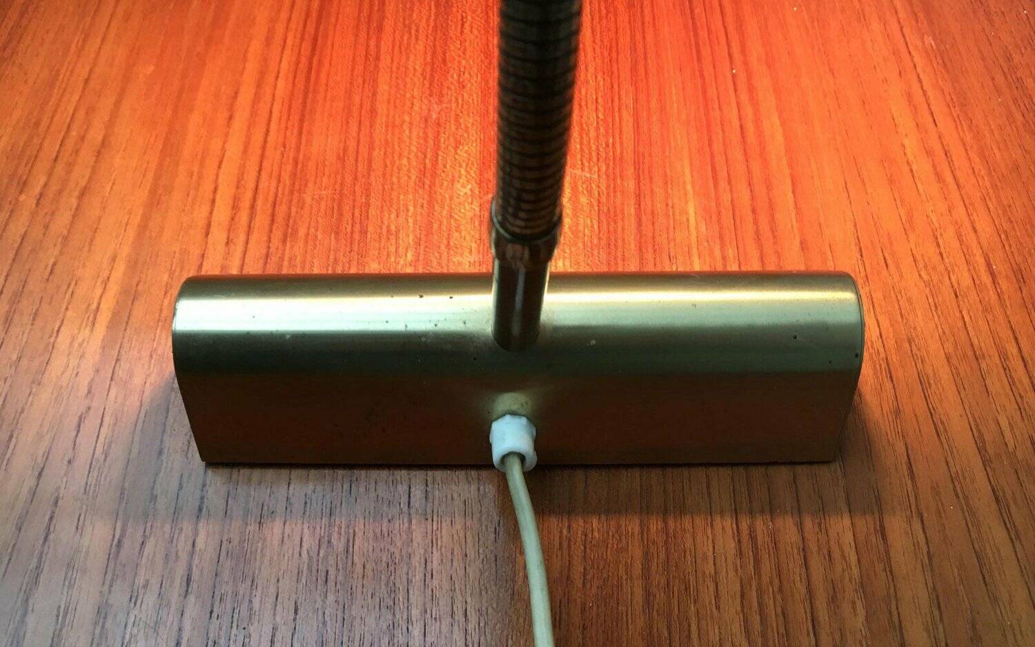 Mid-century brass swan neck table lamp in Hollywood Regency style from the 1960s.