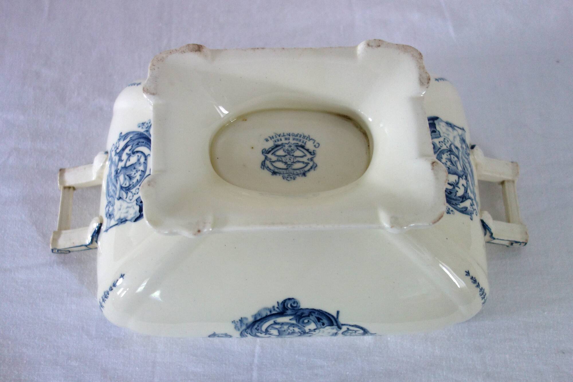 Large Renaissance earthenware tureen from Clairefontaine JS & Cie, 19th century.