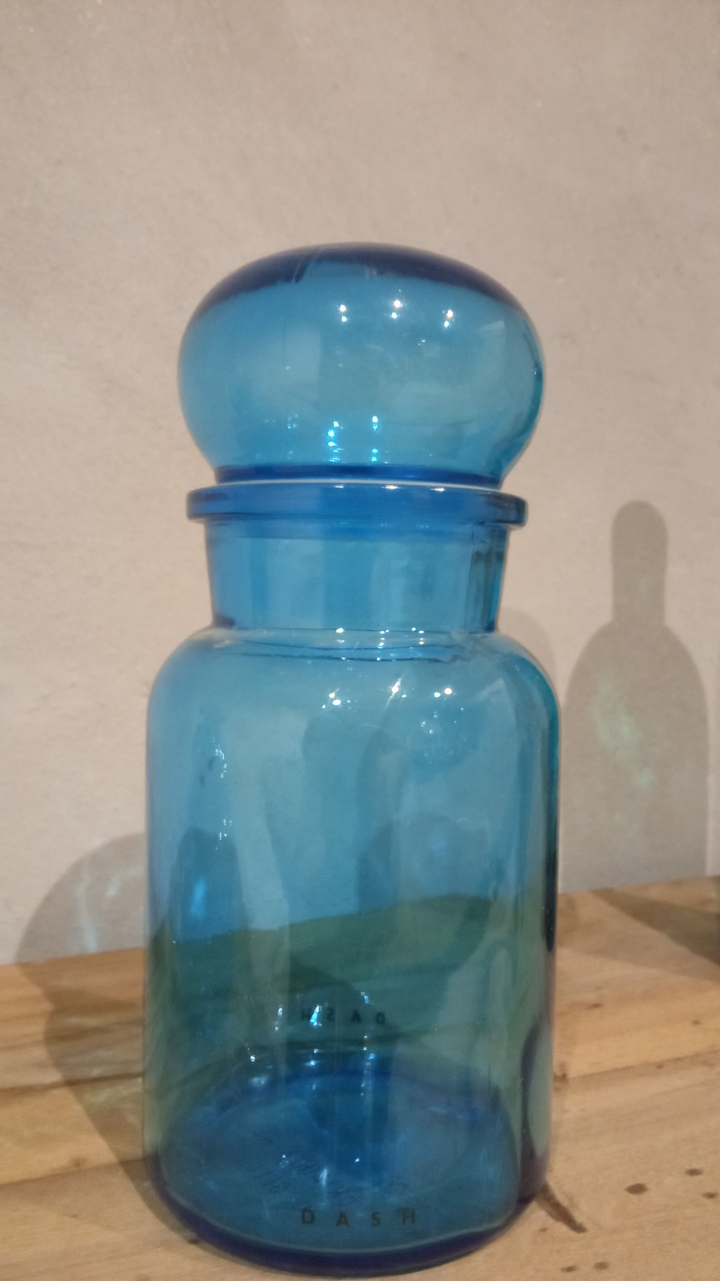 Flacon et carafe bleu vintage