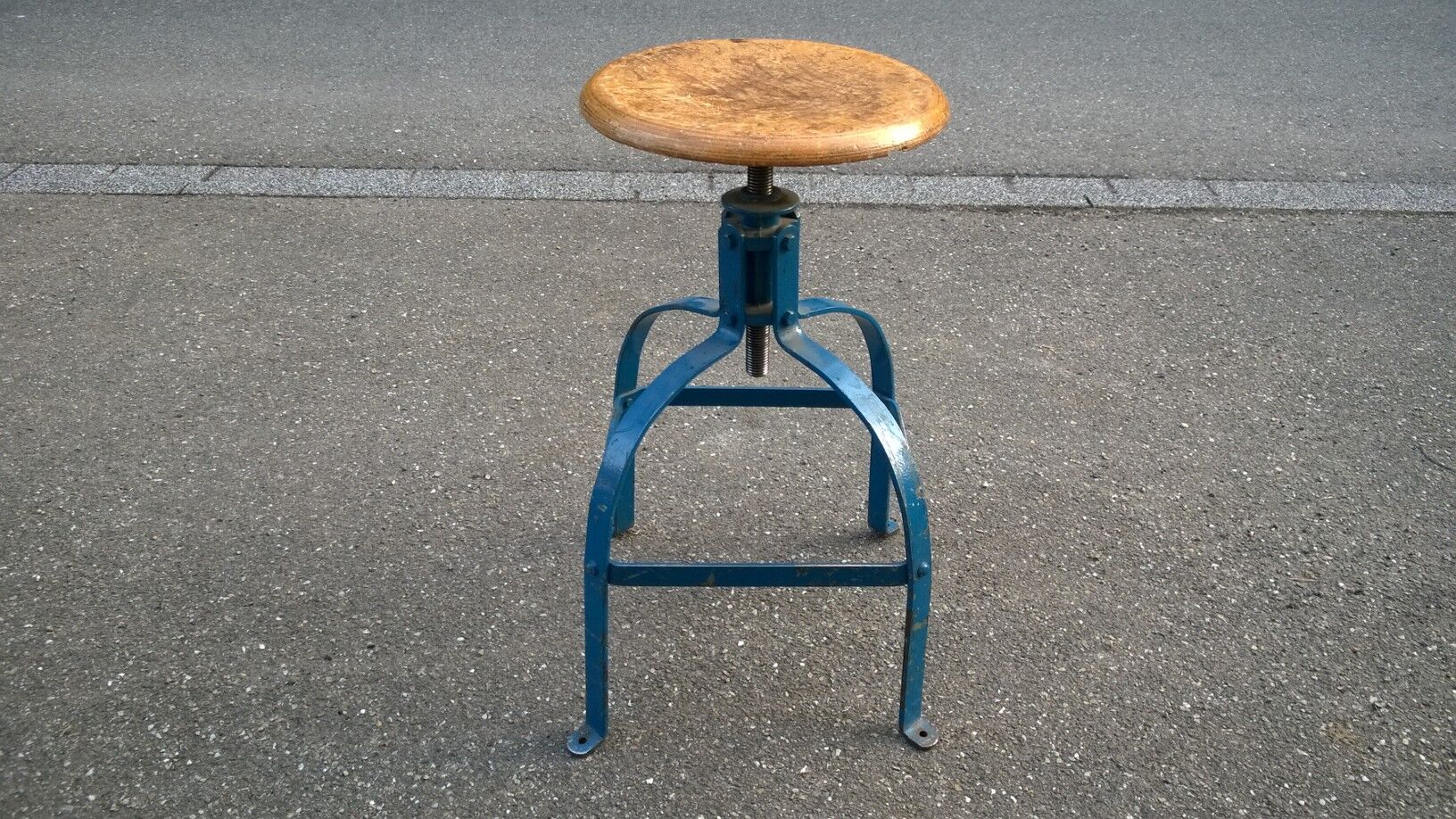 Industrial stool Bennett model 203