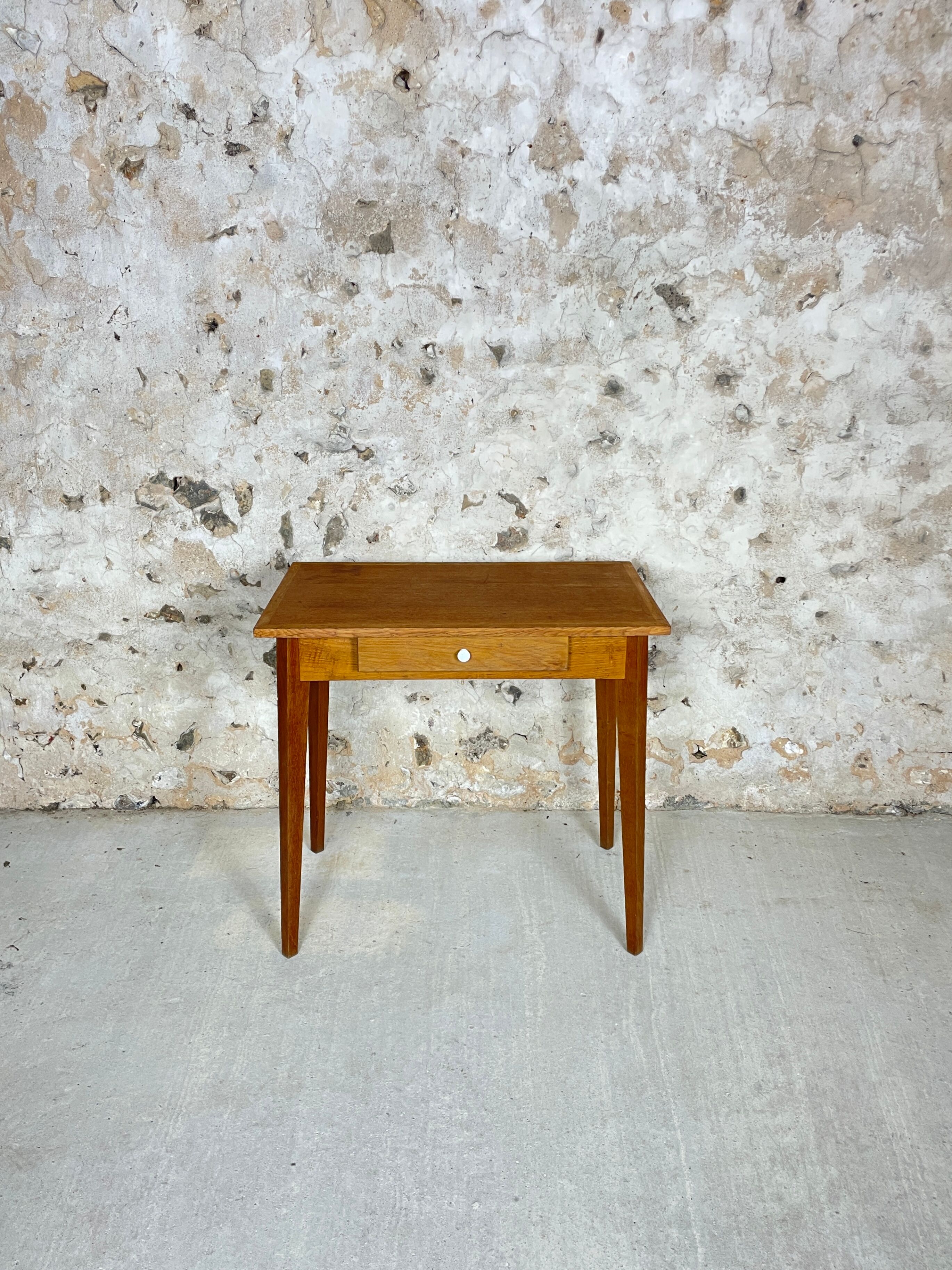 Bureau pieds compas