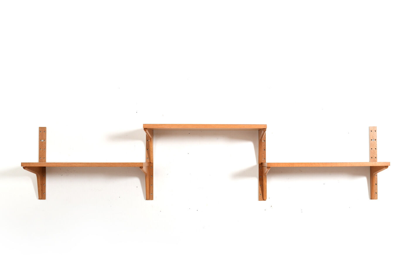 Hg furniture shelf system in oak 1960s