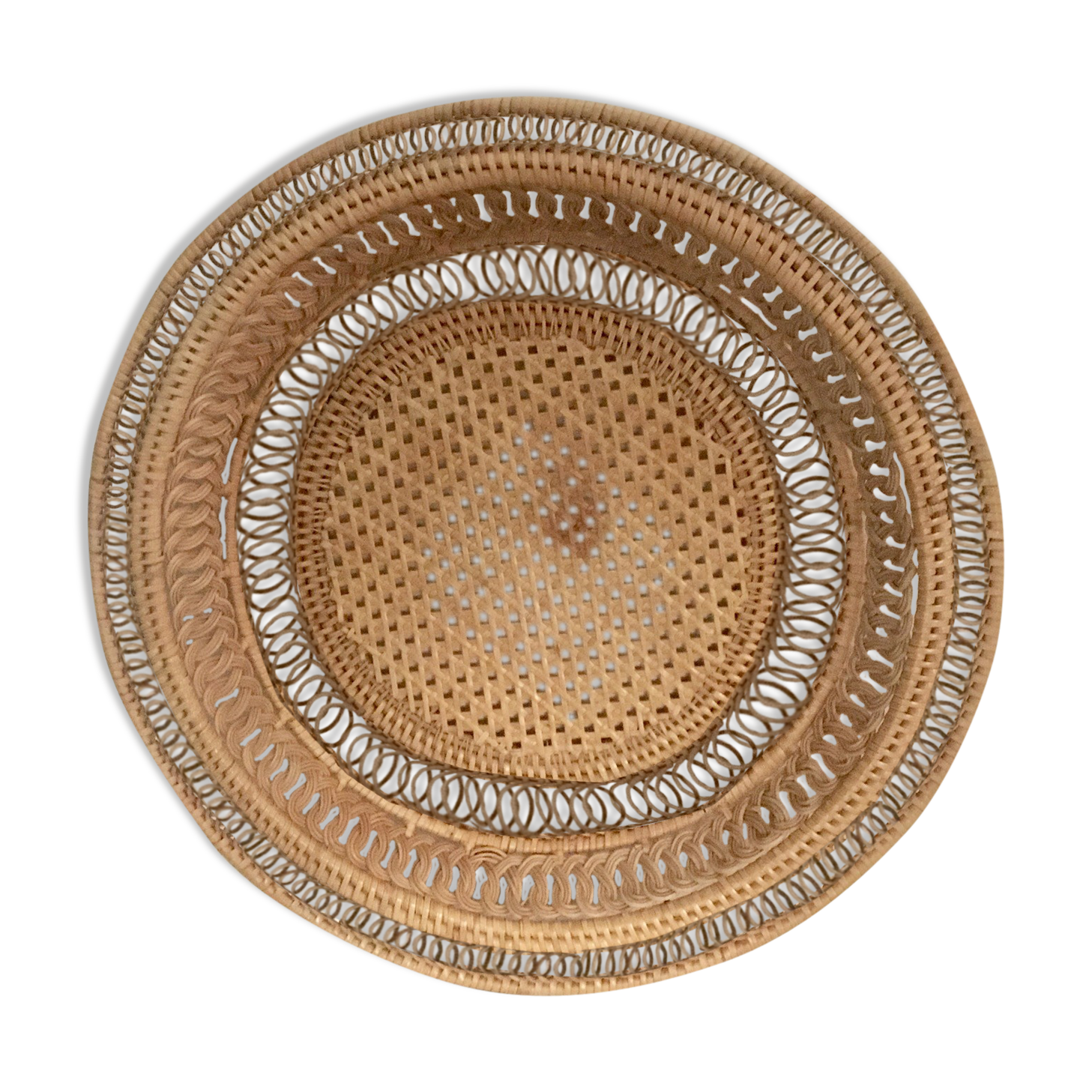 Braided straw basket