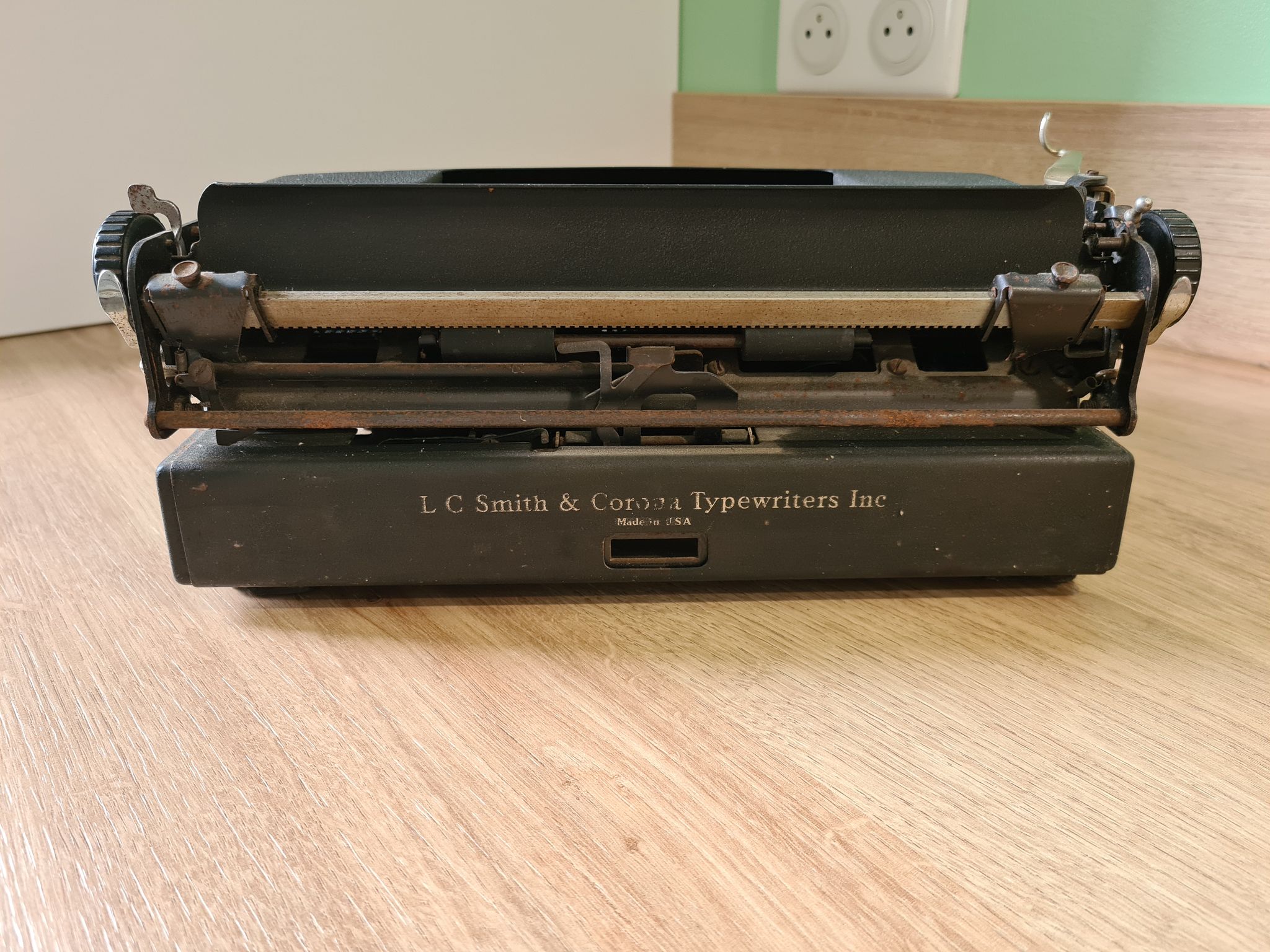 Charming and rare standard corona typewriter 1940s