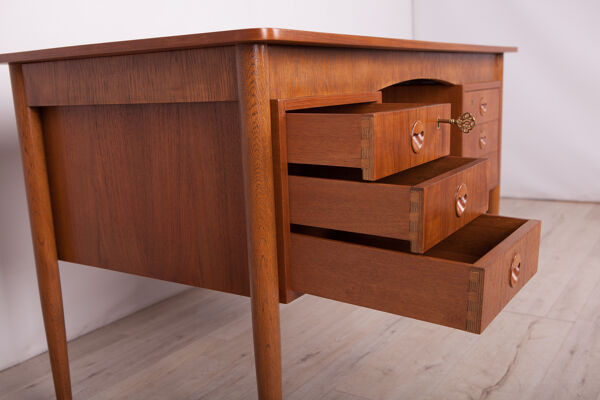 Bureau En teck Autoportant Du milieu Du Siècle, Années 1960