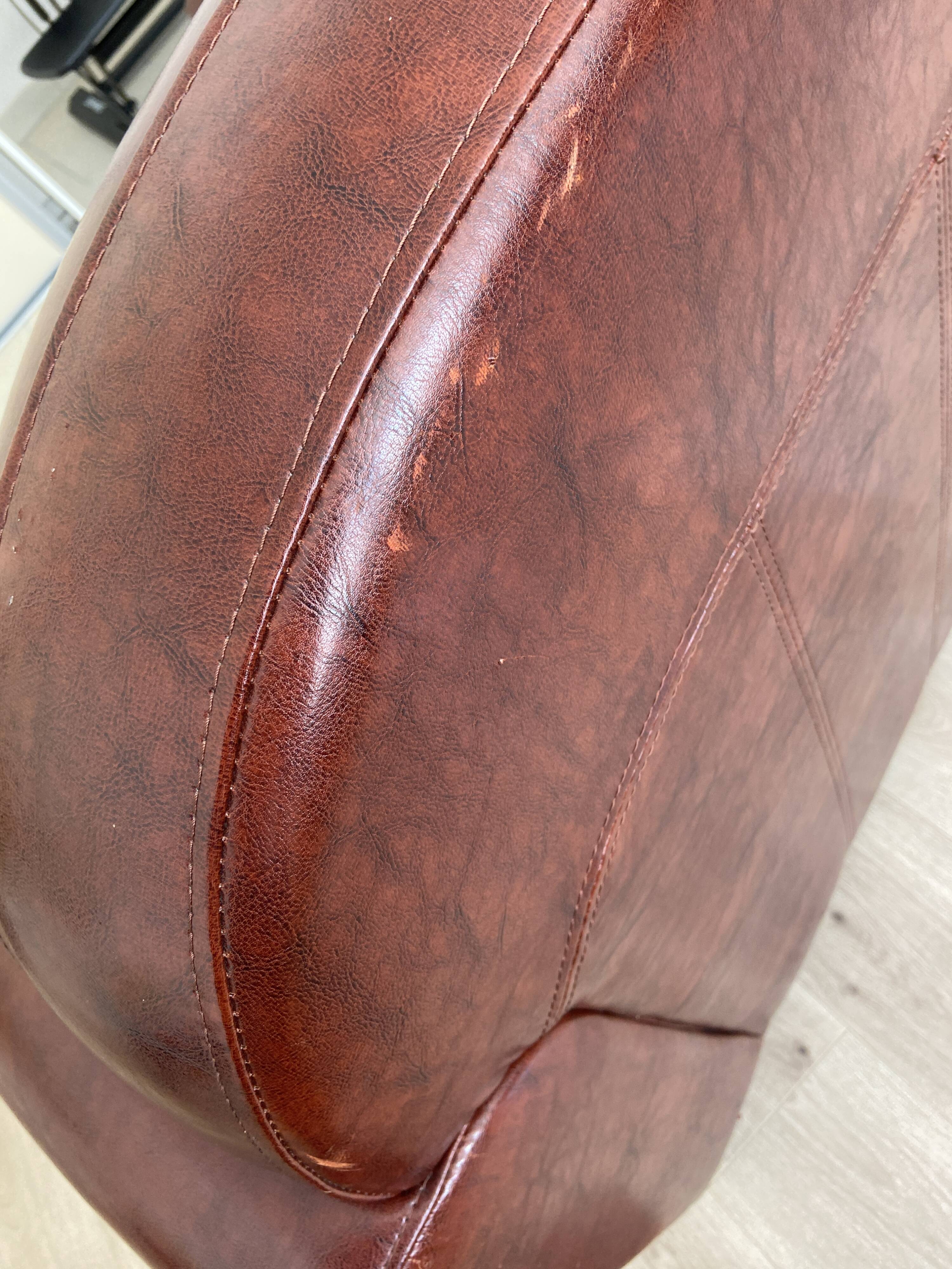Enzo Fratelli Leather Club Lounge