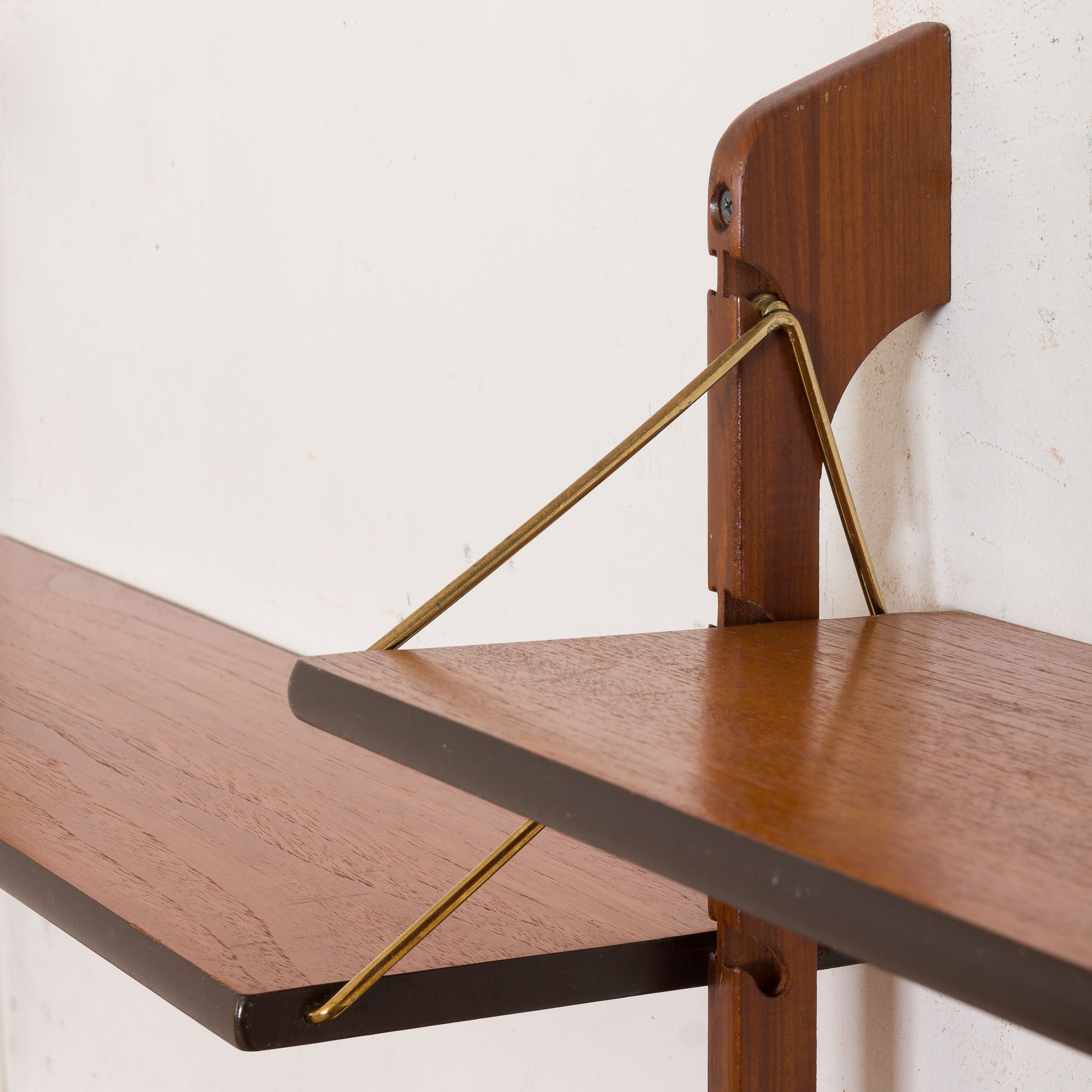 Ergo Wall Unit in teak with 6 shelves and 2 cabinets by John Texmon for Blindheim Møbelfabrikk, 2 ba