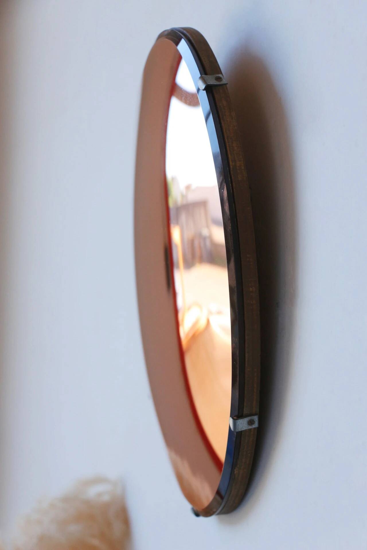 Vintage salmon witch mirror – 50/60 design – 35 cm